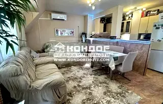 Апартамент с 3 стаи в Център, Мараша с голяма тераса