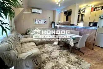 Апартамент с 3 стаи в Център, Мараша с голяма тераса