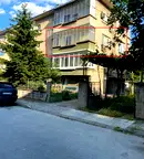 Просторен 4-стаен апартамент в центъра на Пловдив с гараж