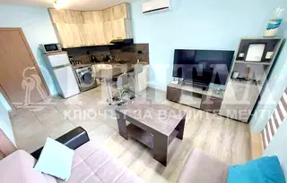 Тристаен апартамент с тераса в Център, Пловдив