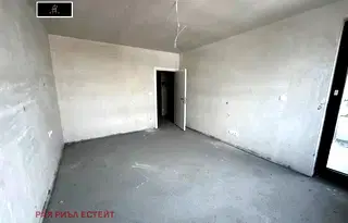 Двустаен апартамент с паркомясто в Христо Смирненски, Пловдив