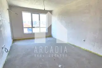 Двустаен апартамент с тераса в Христо Смирненски, Пловдив