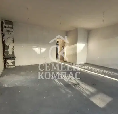 Снимка 3 — Тристаен апартамент в Христо Смирненски с вътрешен двор