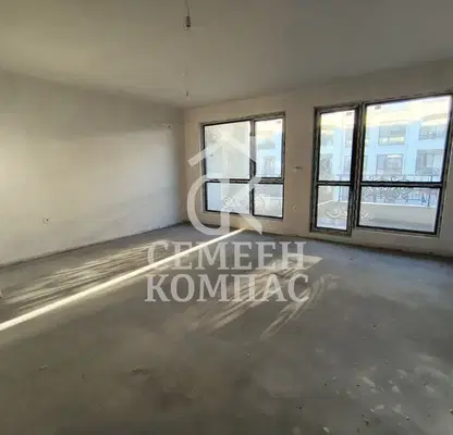 Снимка 4 — Тристаен апартамент в Христо Смирненски с вътрешен двор