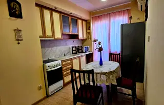 Тристаен апартамент в Изгрев, Пловдив с основен ремонт