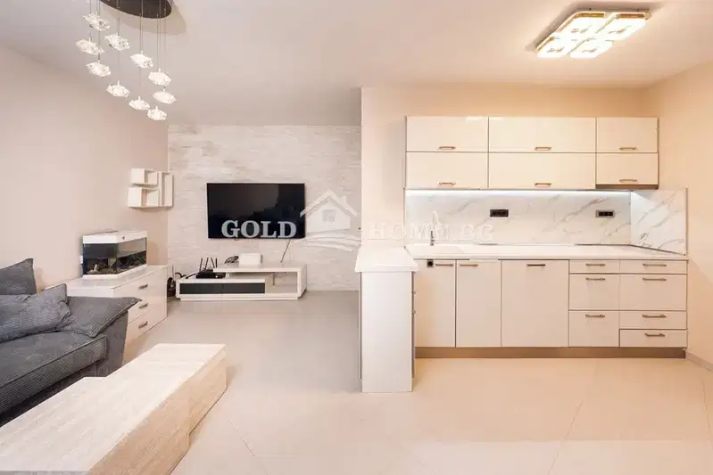 Three-room apartment with two terraces in Karshiyaka, Plovdiv