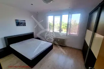Обзаведен 3-стаен апартамент в Кършияка, Пловдив с асансьор