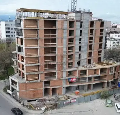 Снимка 3 — Просторен 2-стаен апартамент в Кючук Париж, Пловдив с тераса