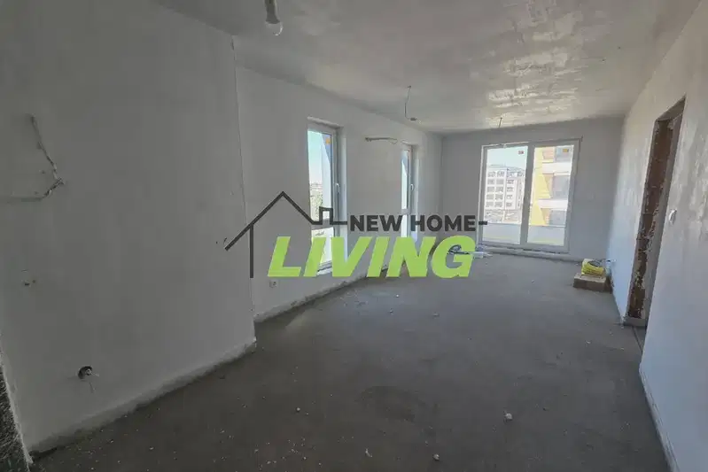 Three-room apartment in Ostromila with terrace and elevator