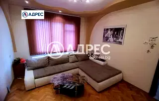 Двустаен апартамент в Раз, Център