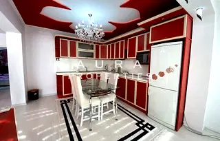 Многостаен апартамент в Раз, Център