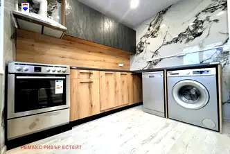 апартамент в Русе, Родина 3
