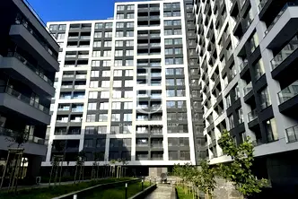 Тристаен апартамент в Банишора с паркомясто в затворен комплекс