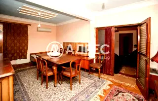 Тристаен апартамент в София, Банишора