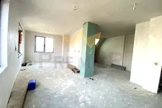 Тристаен апартамент с покривна тераса в Банишора, София