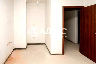 Тристаен апартамент в София, Център