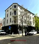 Тристаен апартамент в Център на София с балкон и паркинг