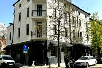 3-стаен апартамент с голяма тераса в Център, София