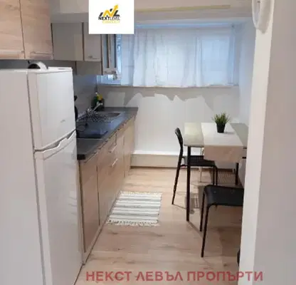 Снимка 2 — Тристайен апартамент с две спални в Център, София