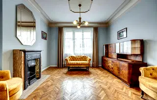 Тристаен апартамент с тераса в Докторски паметник, София