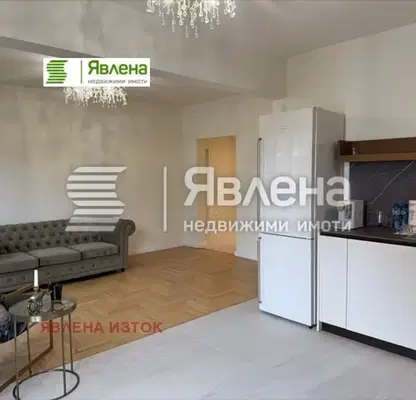 Снимка 4 — Тристаен апартамент с две тераси в Докторски паметник, София