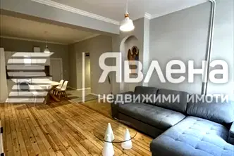 Тристаен апартамент с южна дневна в Докторски паметник, София