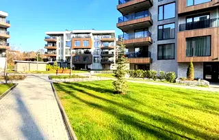 Двустаен апартамент с двор в Горна баня, затворен комплекс