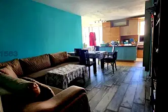 Тристаен апартамент с две тераси в Хаджи Димитър, София