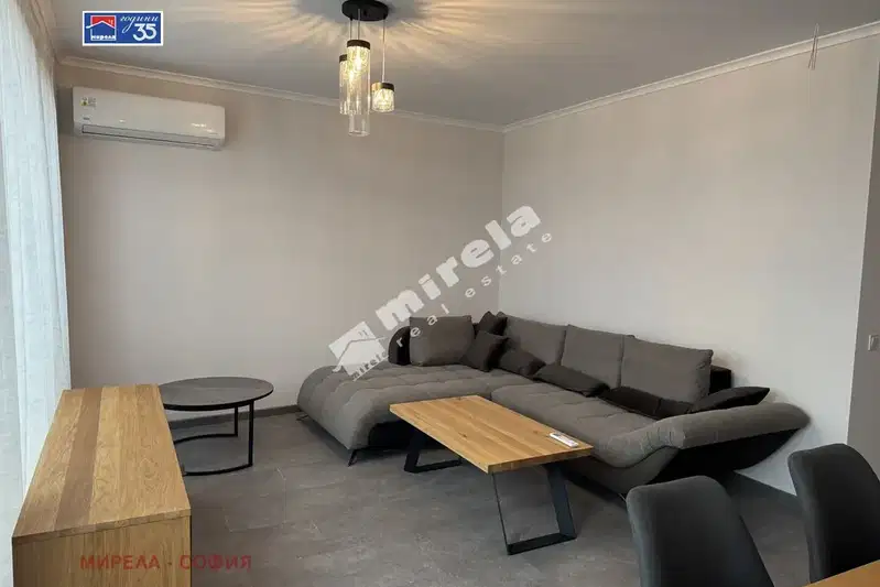 Тристаен апартамент с тераса в Хладилника, София