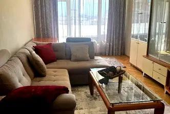 Тристайен апартамент с 90 кв.м в Иван Вазов, София