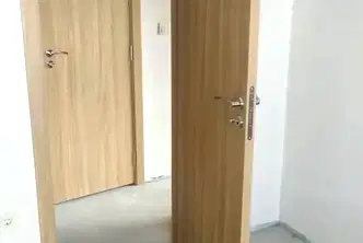 Тристаен апартамент в София, Красна поляна 1
