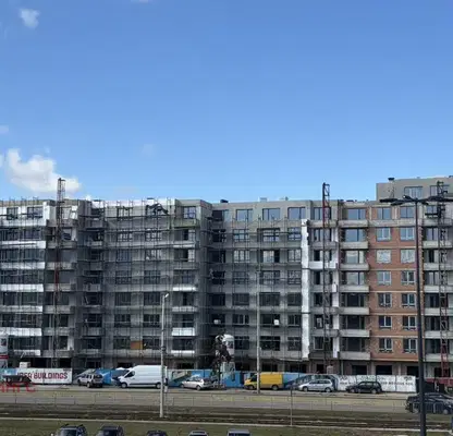 Снимка 2 — Тристаен апартамент в Красна поляна 2 с балкон