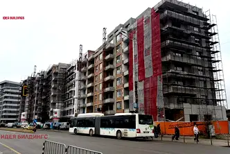 Тристаен апартамент в Красна поляна 2 с балкон