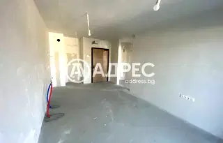 Двустаен апартамент в Красно село с тераса и паркинг