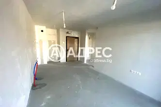 Двустаен апартамент в Красно село с тераса и паркинг