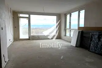 Тристаен апартамент с паркомясто в Левски Г, София