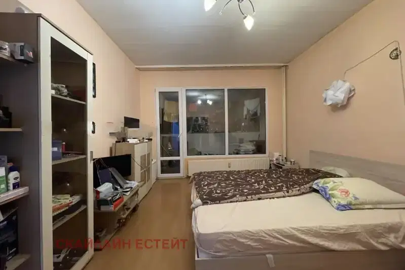 Двустаен апартамент в Младост 3 с паркинг и асансьор