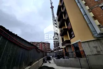 Тристаен апартамент в Обеля 1 с балкон и асансьор