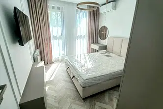 Двустаен апартамент с тераса в Полигона, София