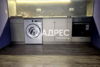Двустаен апартамент в Редута с балкон и асансьор