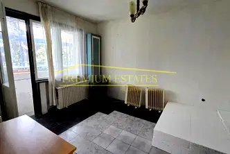 Двустаен апартамент с 2 балкона в Сухата река, София