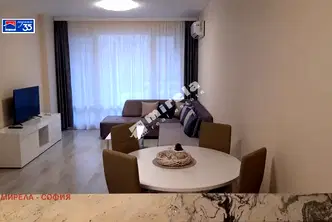 Двустаен апартамент с балкон в Сухата река, София