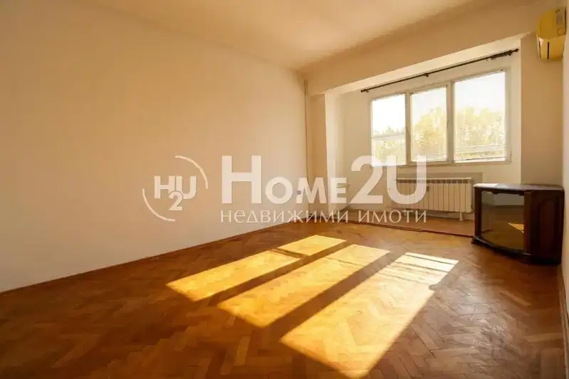 2-bedroom apartment in Sofiya, Tolstoi