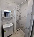 Тристаен апартамент в Толстой с тераса и складово помещение