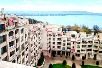 Тристаен апартамент с морска гледка в Аспарухово, Варна