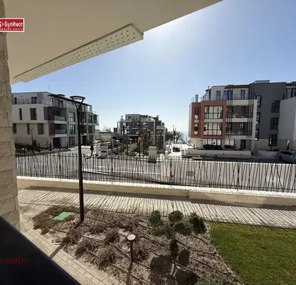 Снимка 5 — Двустаен апартамент с гараж в Бриз, Варна, с морска панорама