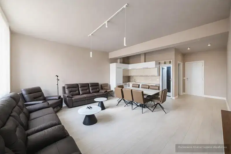 3-bedroom apartment in Varna, Centyr