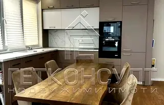 Просторен 3-стаен апартамент в Цветен квартал, Варна с тераса