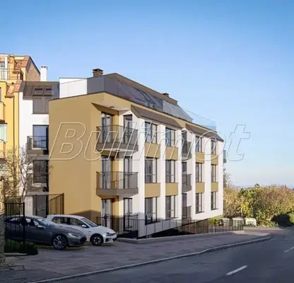 Снимка 3 — Двустаен апартамент с две тераси в Галата, Варна