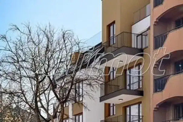 Двустаен апартамент с две тераси в Галата, Варна